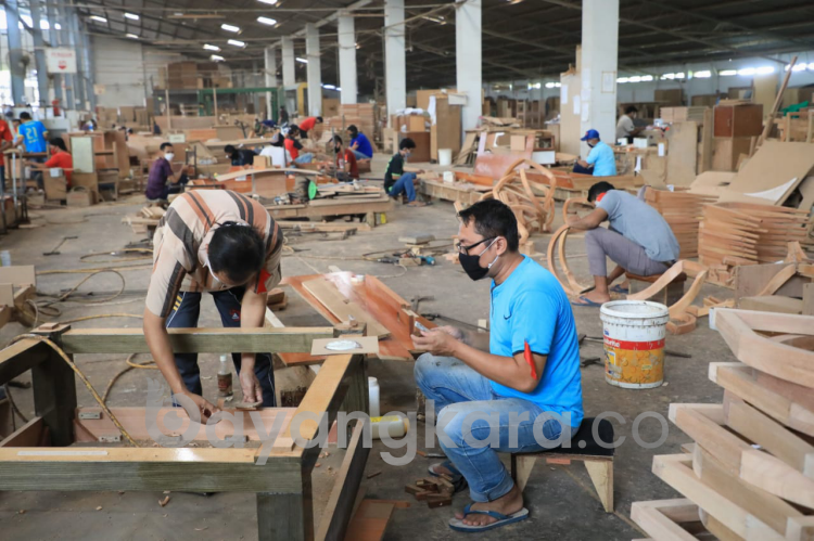 Teten Masduki Minta Industri Furnitur Indonesia Contoh  Negri Terai Bambu(China)