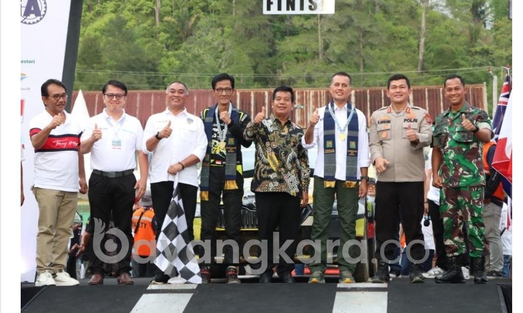 KAPOLRES SIMALUNGUN UCAPKAN SELAMAT KEPADA PARA JURA DANAU TOBA RALLY 2022