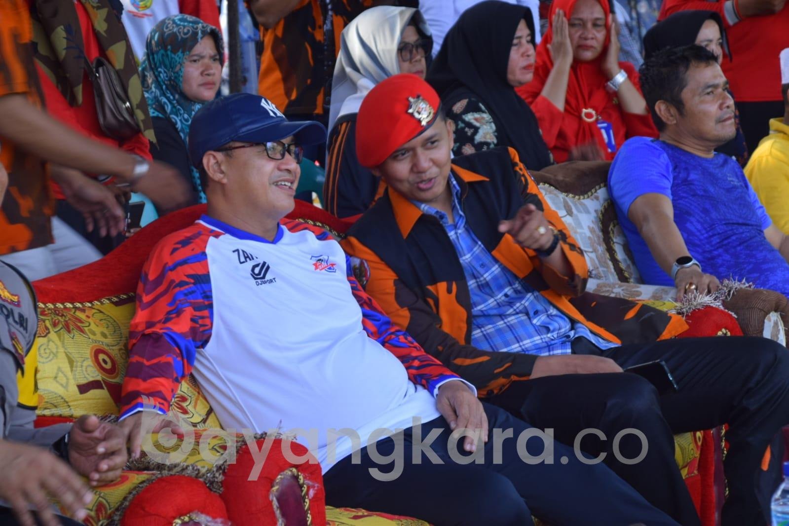 BUPATI & KETUA KADIN BATU BARA HADIR DI FINAL TURNAMEN SEPAK BOLA PIALA PAC PEMUDA PANCASILA NIBUNG HANGUS