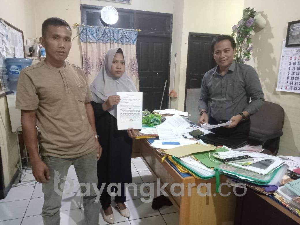 Roslina Guru Honorer 112270 Hasang Somasi Kepala Sekolahnya Idawaty.