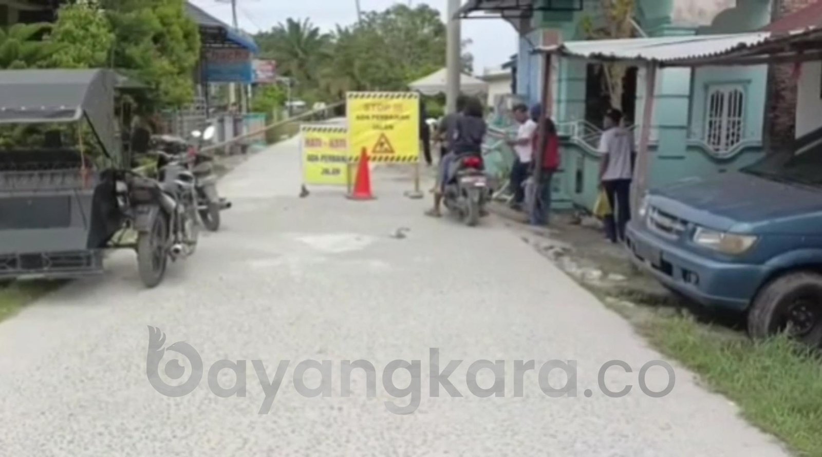 Diduga Jalan Rahmad syah Desa Kampung Lalang Di berlaku kan Buka Tutup. 