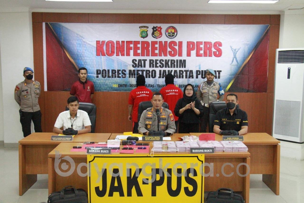 2 Pelaku ditangkap Polres Metro Jakpus, Tipu Korban dengan Uang 2 Milyar tapi Palsu
