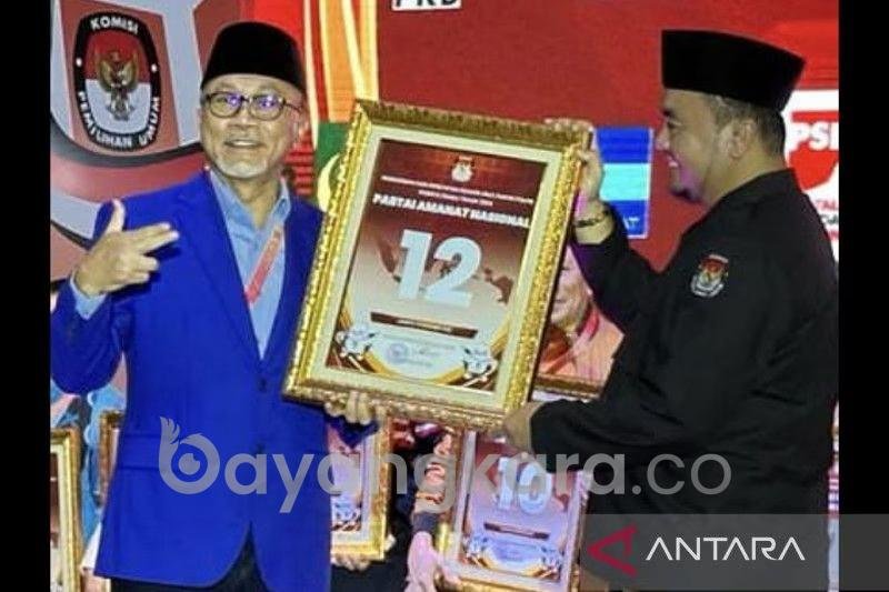 Ketua Umum Partai Amanat Nasional (PAN) Zulkifli Hasan menyampaikan partainya siap mengikuti Pemilu 2024
