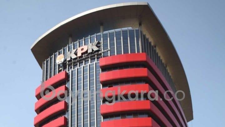 KPK menggeledah rumah dan apartemen AKBP Bambang Kayun Bagus Panji Sugihanto, Rabu (28/12/2022).
