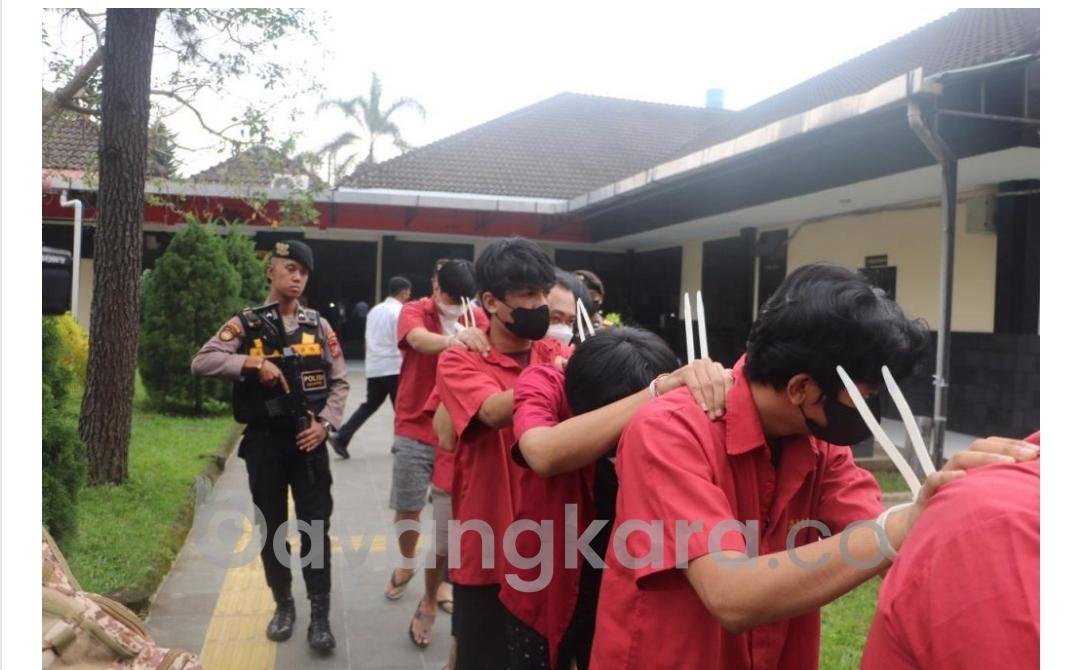 Polda Sumut Serahkan 15 Tersangka Judi Online Jaringan Apin BK