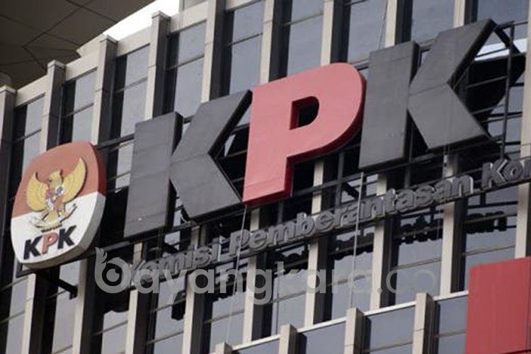 KPK LAKUKAN PENGGELEDAHAN DI GEDONG DPRD DKI