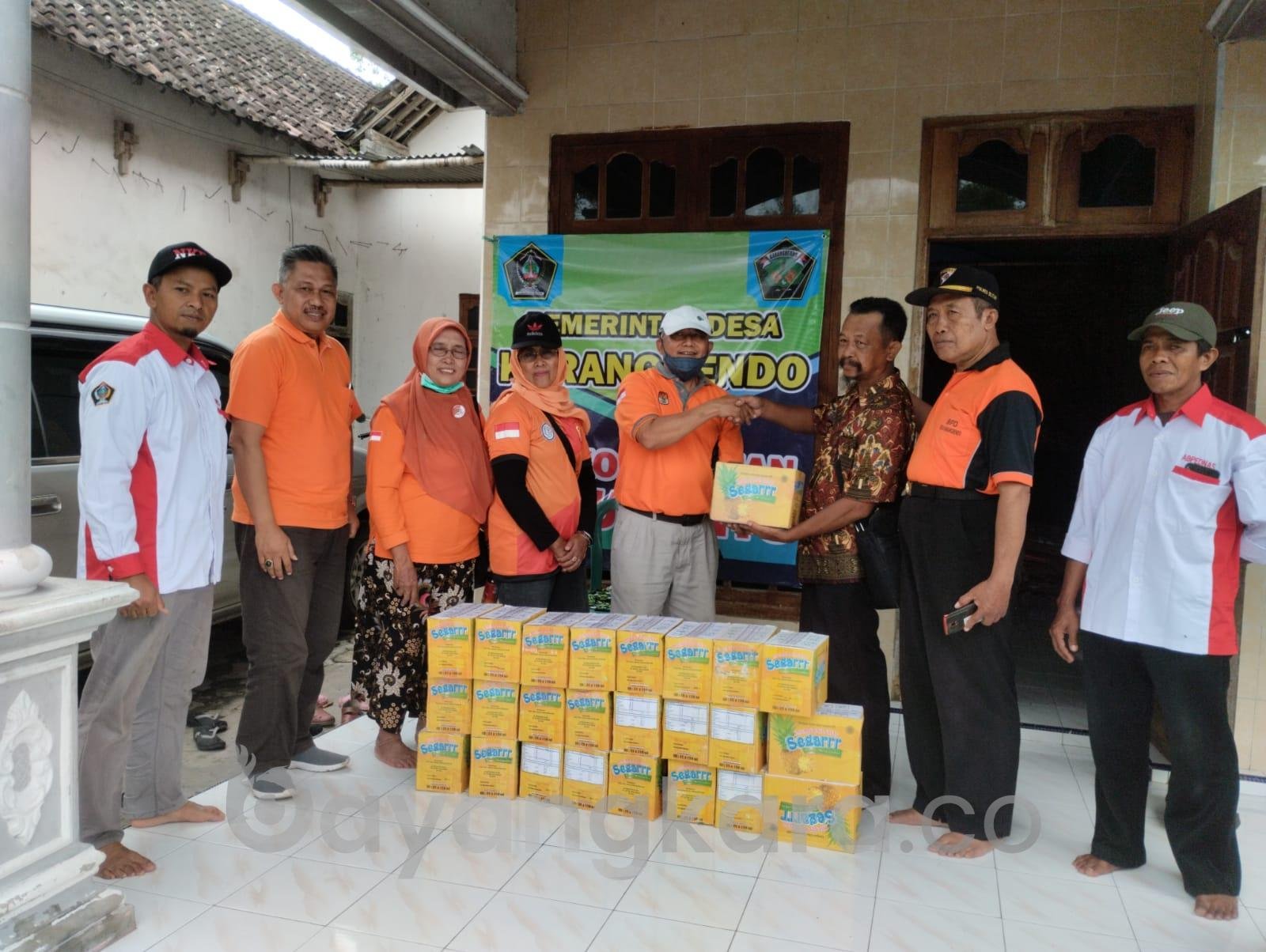 Abpednas Blitar Baru Menyerahkan Bantuan Pada Warga Berdampak Ledakan Petasan di Desa Sadeng Ponggok Blitar
