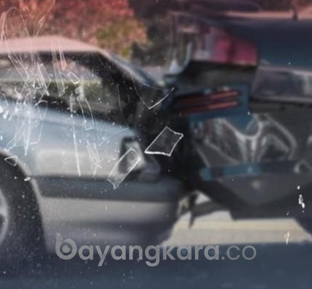 AKHIBAT KECELEKAAN BERUNTUN TERJADI DI BUNDARAN SENAYAN JAKARTA LALIN MACAT PARAH