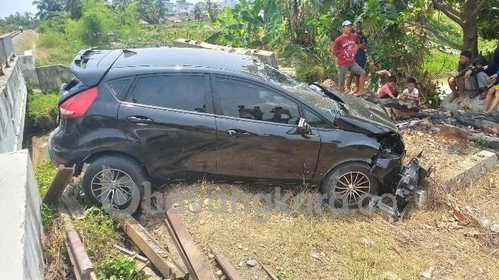 Mobil Ditabrak Kreta Api di Sergai, Dua Balita Selamat dari Maut, Begini Kondisi Penumpang Lainnya