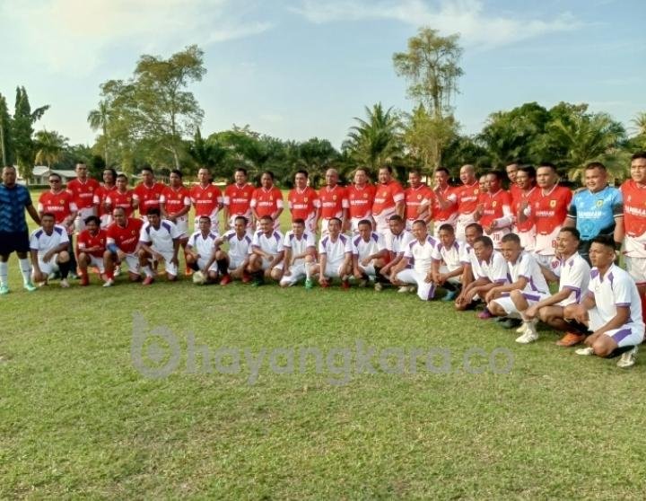 Dandim 0204/DS Bersama Forkopimda Sergai Berolahraga Sepakbola di Lokasi TMMD Ke -116