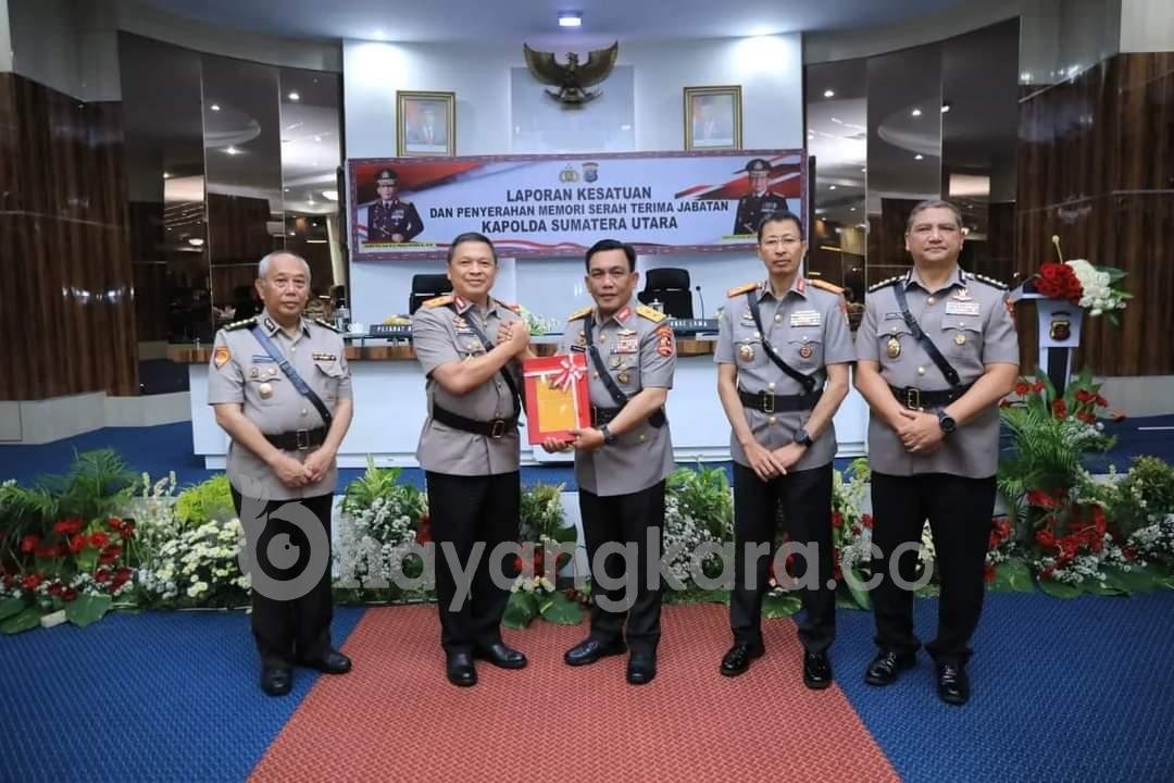 Irjen Pol Drs. R.Z Panca Putra, S. M.Si Kenalkan Para PJU Dan Kapolres Jajaran Polda Sumatera Utara Kepada Kapolda Yang Baru. 