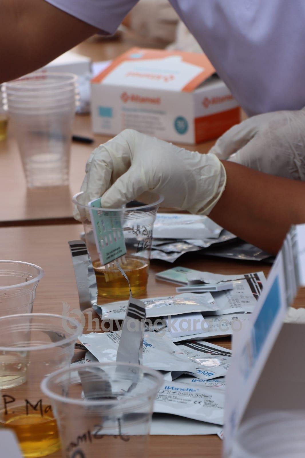 Berantas Narkoba Kapolres Humbahas mendadak Lakukan Tes Urine Kepada Personil.