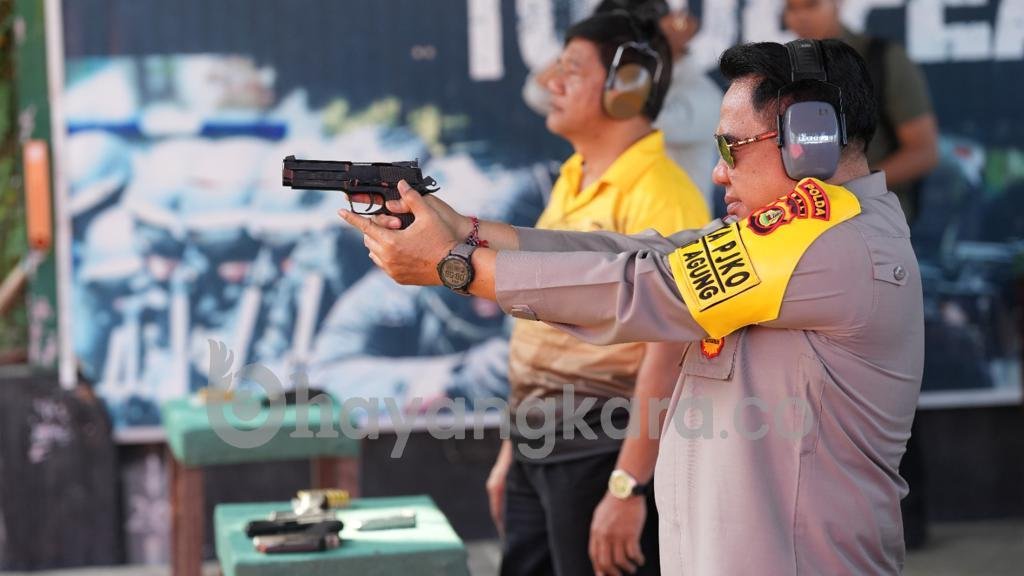 Asah Kemampuan Anggota Polda Bali, Kapolda Adakan Latihan Menembak Bersama