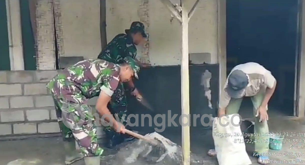 Wujud Kepedulian, Babinsa Koramil Binangun Bantu Atasi Kesulitan Warga Binaannya