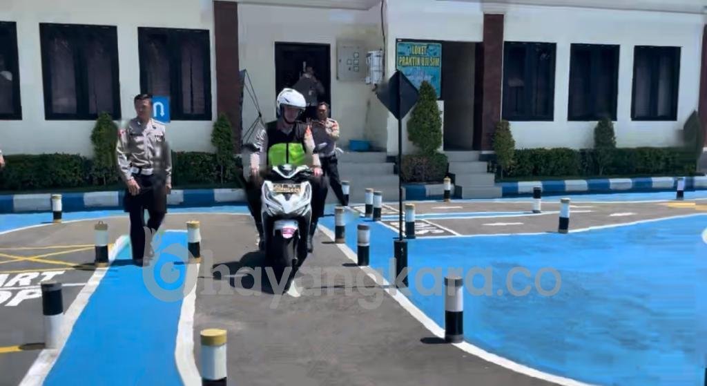 Kehadiran Polri Ditengah Masyarakat, Amankan Development Festival Singaraja.