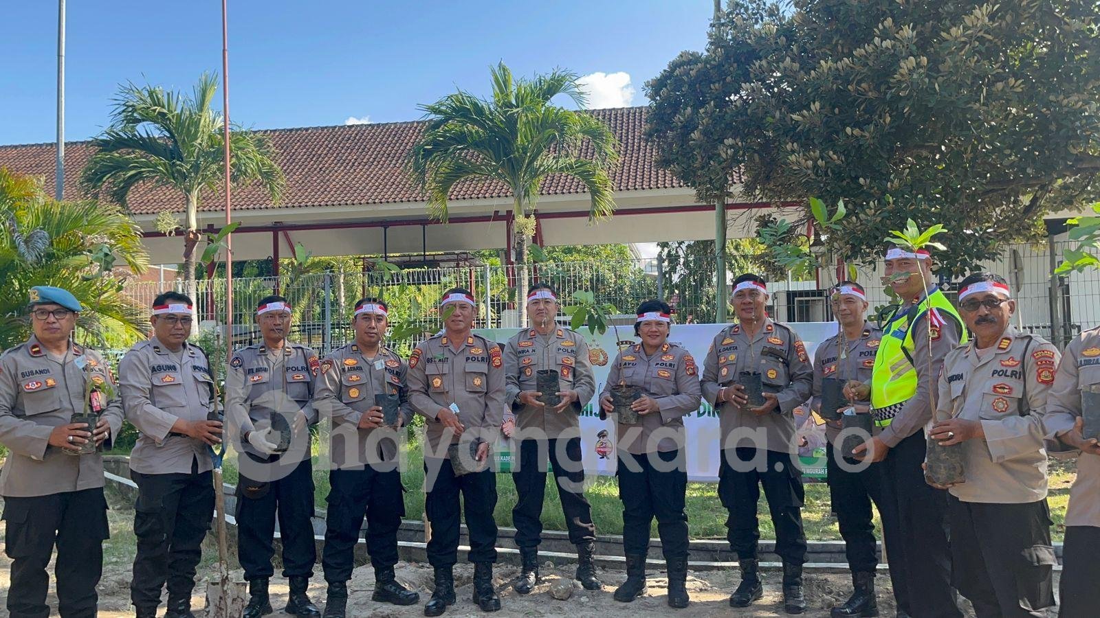 Kapolres Kawasan Bandara AKBP Ida Ayu Wikarniti, S.E, Pimpin Kegiatan Tanam Pohon, Lestarikan Negeri