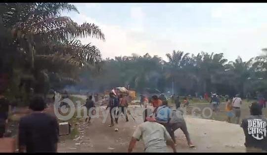 Demonstrasi Memanas di Kalimantan Barat: Ketidakpuasan Hak Karyawan Memicu Bentrokan*