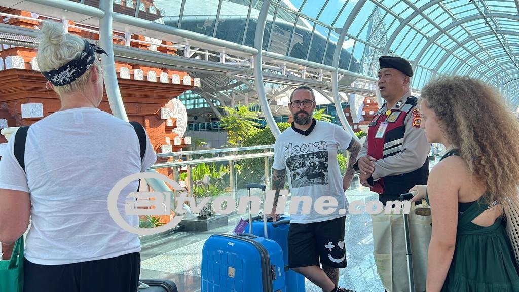 Personil Polres Bandara Ngurah Rai Selalu Ada untuk Masyarakat