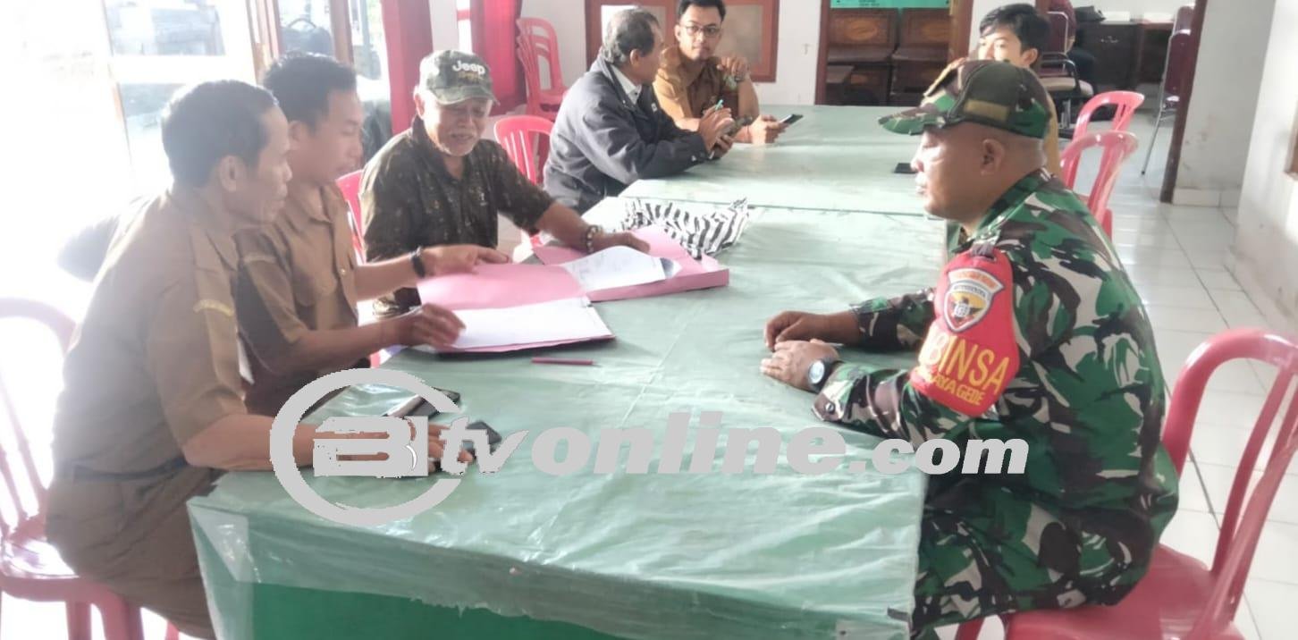 Selalu Jalin Komunikasi yang Baik Untuk Keamanan dan Kemajuan Desa, Babinsa Desa Wongaya Gede Laksanakan Komunikasi Sosial (KOMSOS) Dengan Aparat Desa