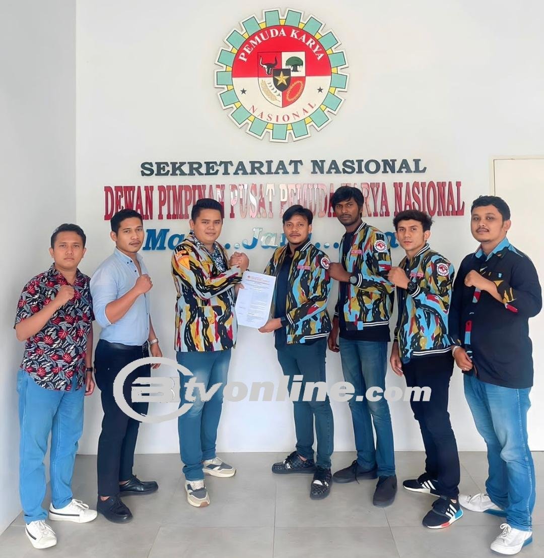 Prana Jaya Ketua Sapma DPP Pemuda Karya Nasional Menerima Mandat Yang Diserahkan Ketua Harian DPP Arya Agustinus Purba Berlangsung Sukses