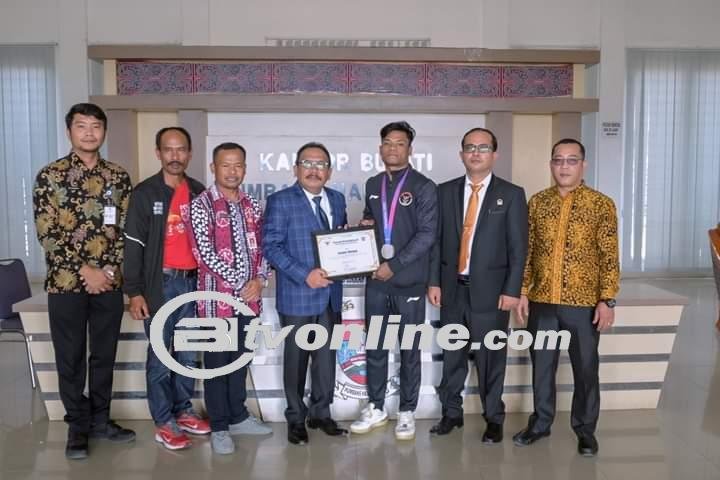 Atlet Wushu Samuel Marbun audensi Kepada Bupati Humbahas