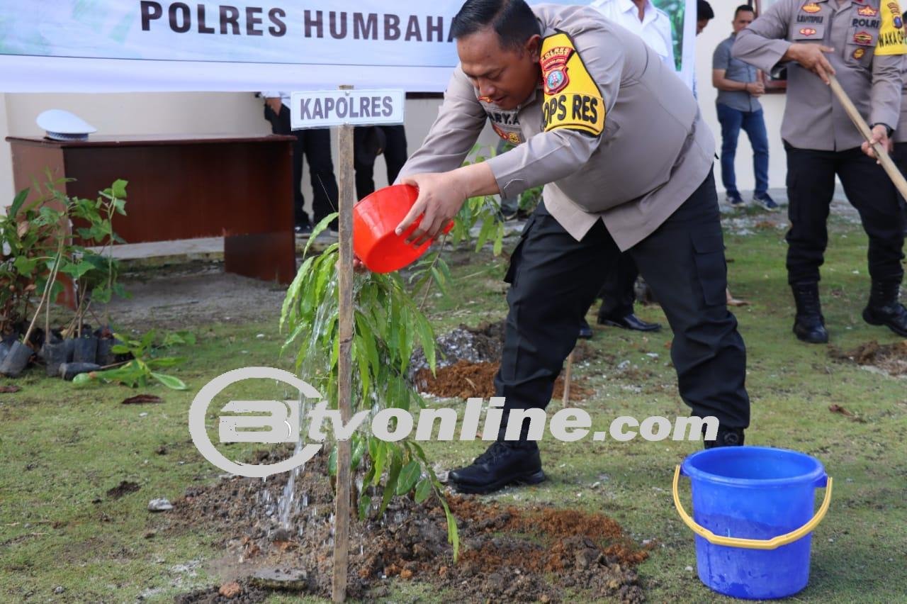 Polres Humbahas Laksanakan penanaman pohon secara serentak