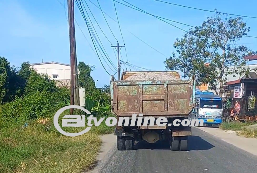Aktifitas Truck Bermuatan Pasir Tanpa Penutup Resahkan Pengendara Di Jalan Talawi Dan Tanjung Tiram Kabupaten Batu Bara