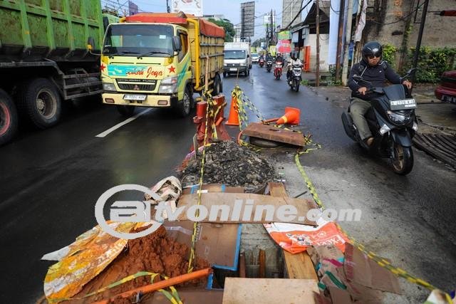 Proyek Pengerjaan Jaringan Utilitas Membahayakan Pengguna Jalan di Bekasi