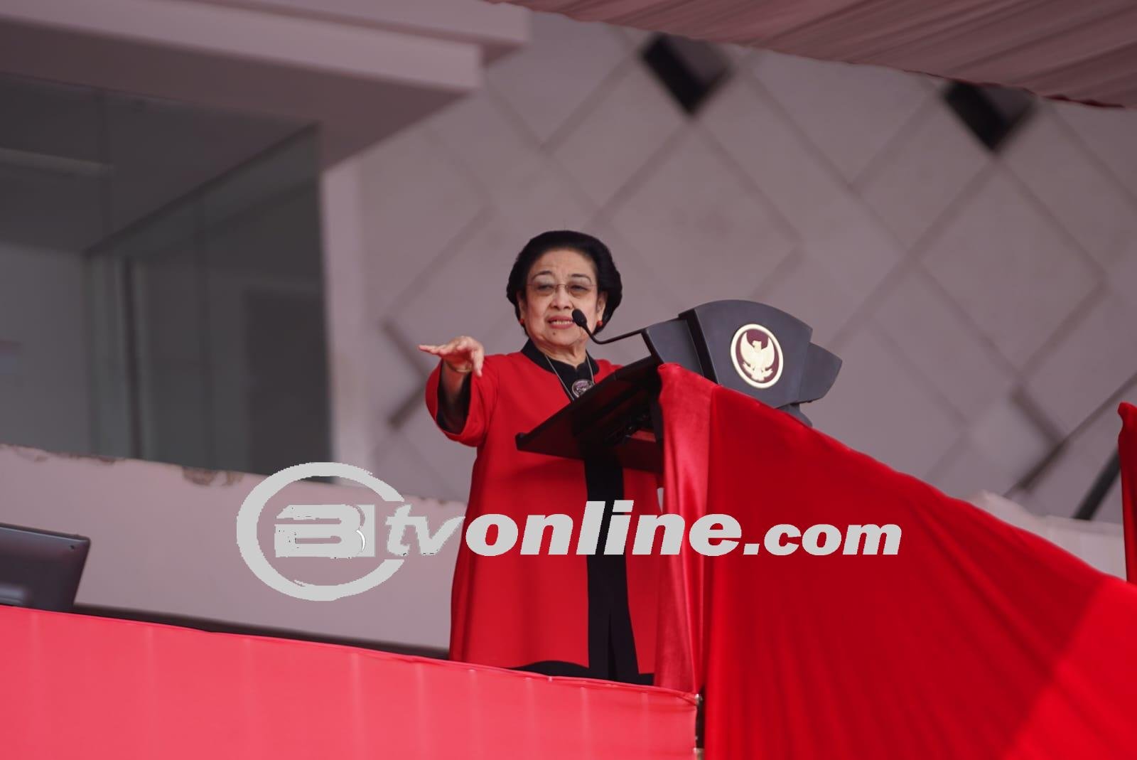 Megawati Teriakkan Seruan Tegas Kepada Aparat Kepolisian RI dan TNI, Jangan Intimidasi Rakyatku!
