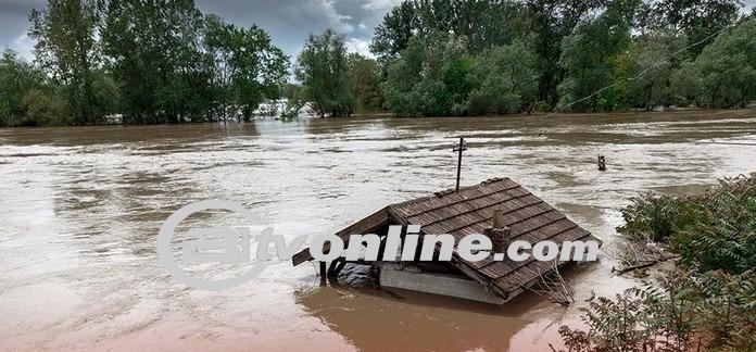 Banjir Tenggelamkan Kabupaten Pesisir Selatan Sumbar, 10 Orang Tewas