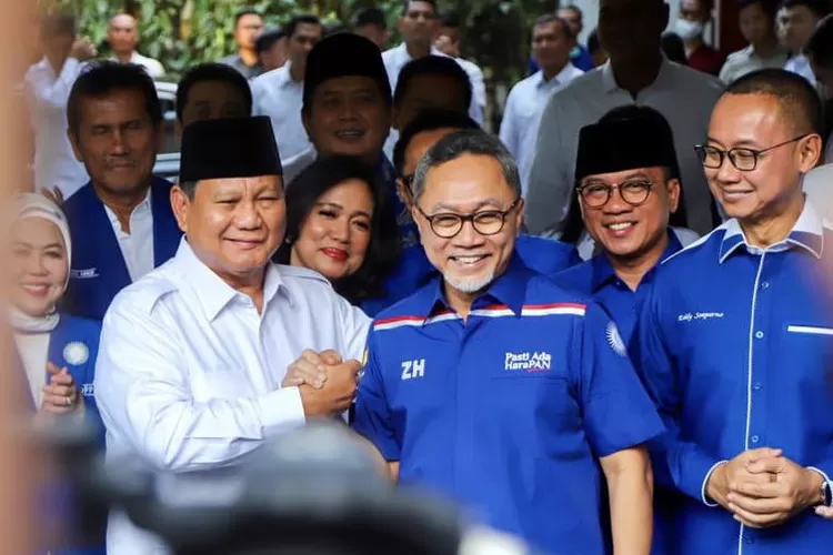 Ketum PAN Zulhas Sambut Hangat, Prabowo Subianto Hadiri Buka Puasa di Markas PAN