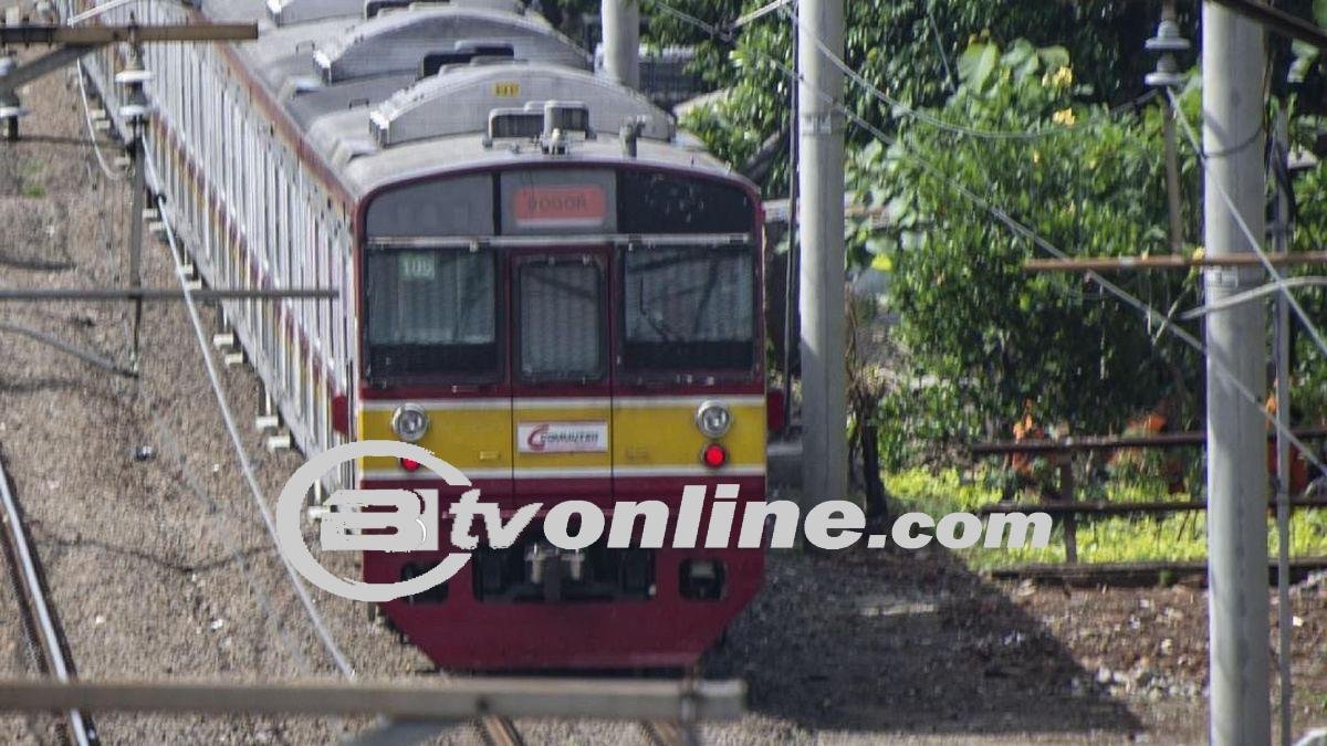 Truk Terperosok di Rel, Gangguan Lalu Lintas KRL Jakarta-Tigaraksa 