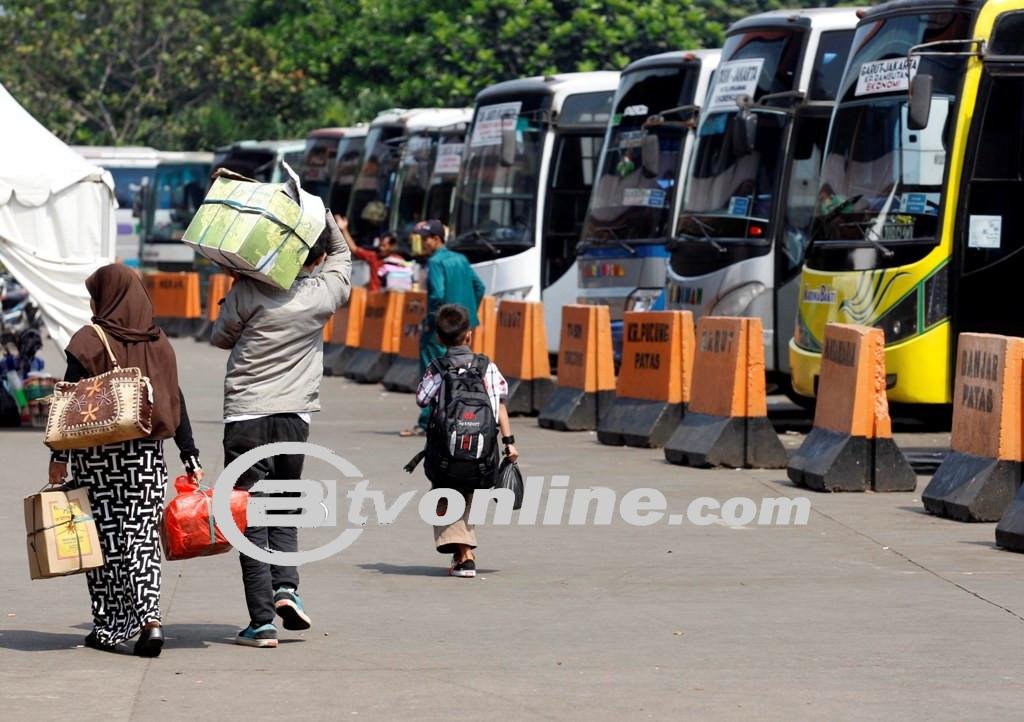 Terkendala Rekayasa Lalin, Bus di Terminal Kampung Rambutan Terlambat Saat Arus Mudik