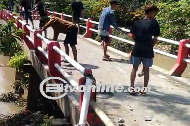 Rusak Jembatan Demi Akses Mobil Sound System di Demak, 9 Warga Diamankan Termasuk Kades