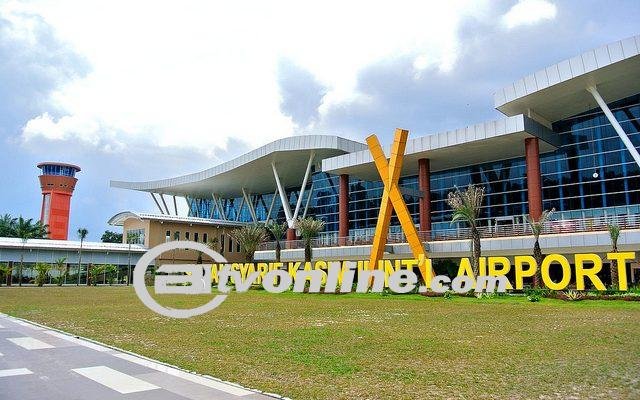  Lonjakan Penumpang dan Tantangan Cuaca di Bandara Sultan Syarif Kasim II Pekanbaru
