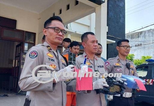 Seorang Pemuda Ditangkap Saat Ambil 2 Kg Ganja di Jalan Renang Kota Malang