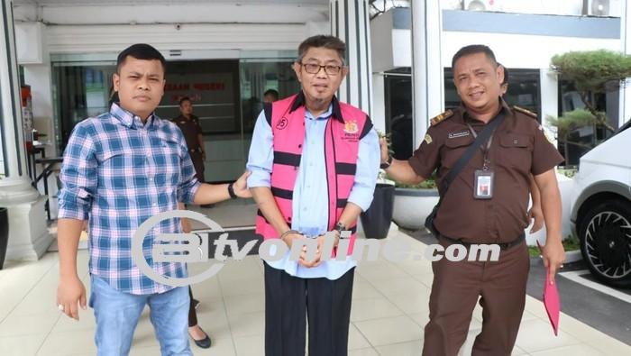 Mantan Direktur Utama RSUP Adam Malik Ditahan Terkait Dugaan Korupsi BLU Rp. 8 Milliar