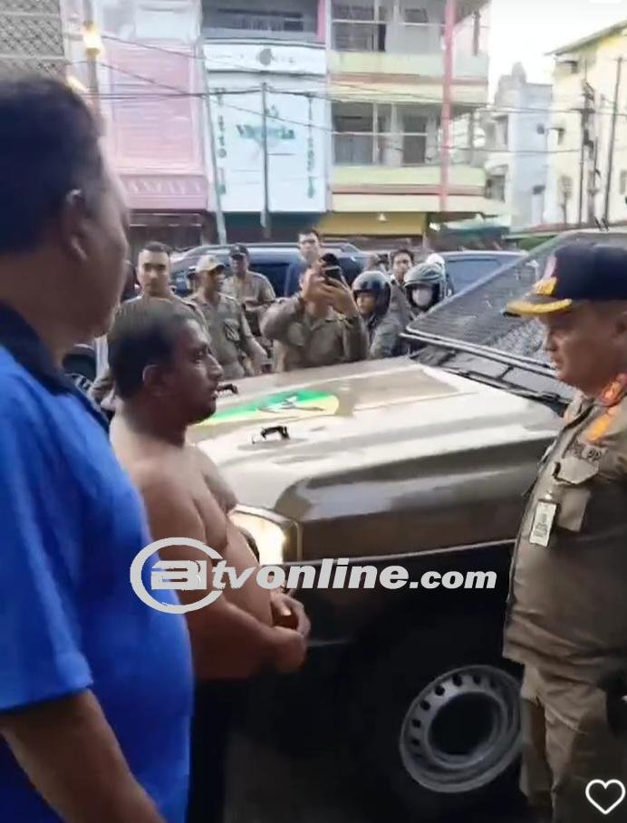 Konfrontasi di Medan,Warga Hadang Petugas Satpol PP Saat Sosialisasi Penertiban Trotoar