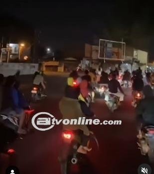 Geng Motor Ancam Jalanan Dengan Senjata Mirip Celurit Samurai di Medan Johor!