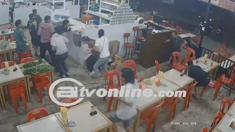 Serangan Brutal! Komplotan Pemuda Serang Warkop Dekat Unimed Saat Dini Hari!