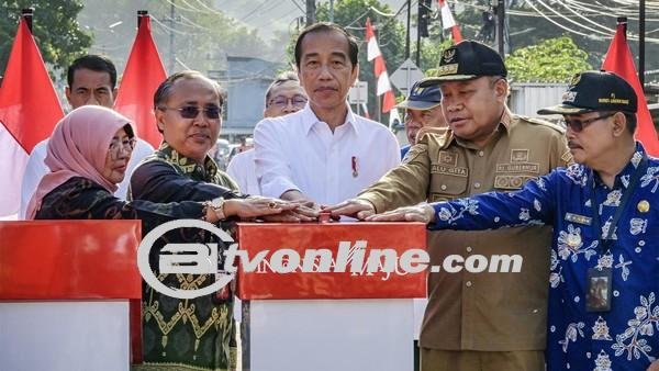 Jokowi Alirkan Dana Rp211 Miliar Demi Perbaikan Jalan Daerah NTB