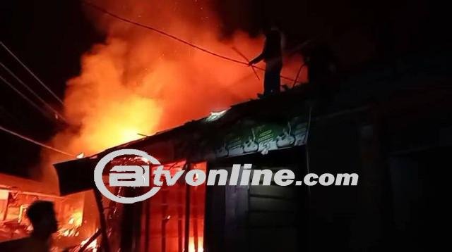 Tragedi Kebakaran Menghantam Pasar Sukanagara: 16 Kios Ludes Terbakar, Kerugian Miliaran Rupiah