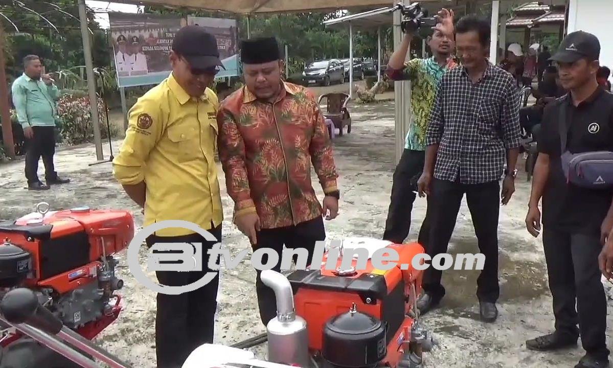 Wakil Bupati Tanjab Timur Robby Nahliansyah Hadiri Penyerahan Alsintan Dari Kementrian Pertanian RI