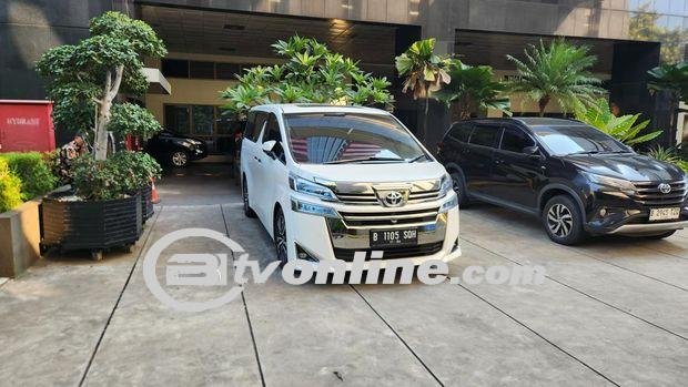 SYL Serahkan Mobil Toyota Vellfire ke KPK