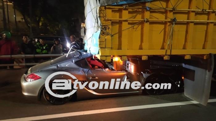 Kronologi Detail Insiden Pengemudi Porsche Tewas Usai Seruduk Pantat Truk di Tol Dalam Kota