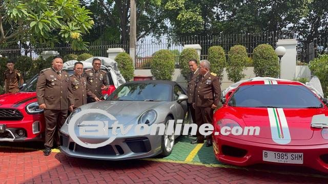 Deretan Mobil Mewah Harvey Moeis Terpampang di Kejari Jaksel: Ferrari, Porsche, Mercedes Benz