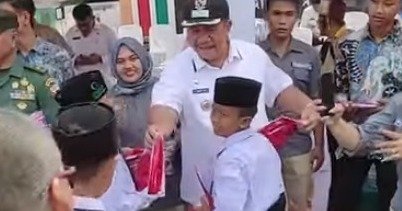 Pemerintah Kabupaten Asahan Bagikan 1.000 Bendera Merah Putih Menjelang HUT RI ke-79