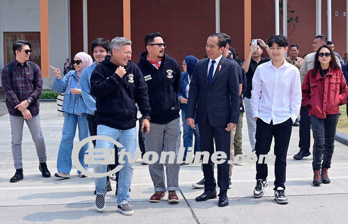 Jokowi Ajak Beberapa Artis Dan Influencer Naik Pesawat Kepresidenan untuk Kunjungan ke IKN