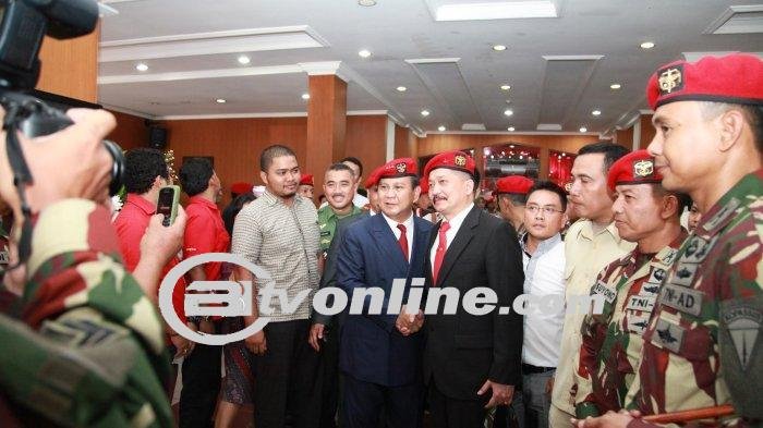 Cedera Kaki Prabowo: Operasi Berhasil di Balik Keterlibatan Brigjen TNI (Purn) Robert M. Hutauruk