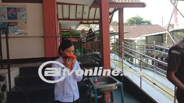 Penganiaya Anak Selebgram Menangis Membacakan Pleidoi di Hadapan Pengadilan